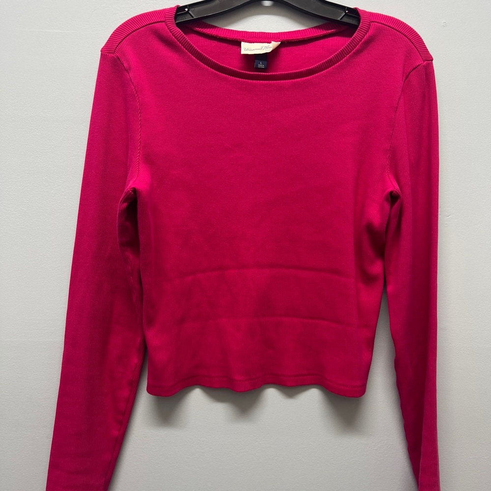 EUC Dark hot pink slightly cropped longsleeve shirt